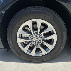 2025 Toyota SIENNA XLE 8-PASSENGER 照片 17