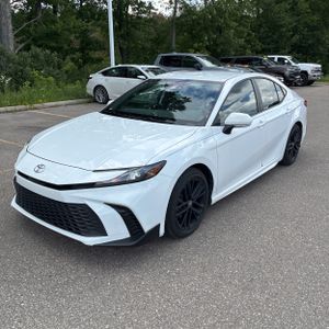 2025 Toyota CAMRY SE photo 1