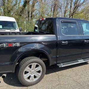 FORD F-150 LARIAT - 8