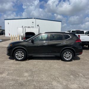 صورة 3 لـ 2017 Nissan ROGUE SV