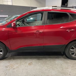 HYUNDAI TUCSON SE - 4