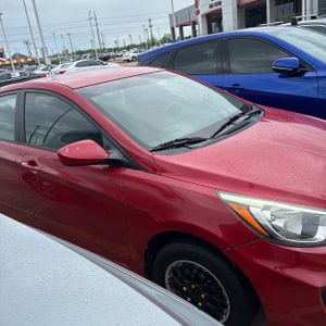 HYUNDAI ACCENT SE - 9