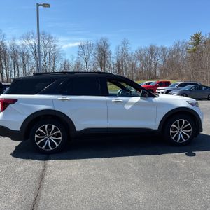 FORD EXPLORER ST - 10