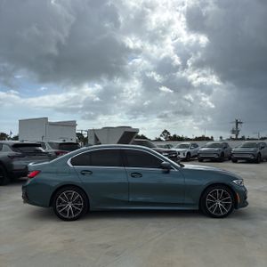 BMW 3 Series 330i - 10