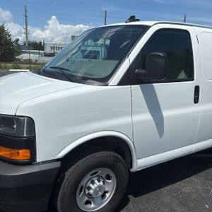 CHEVROLET EXPRESS 3500 - 2