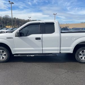 FORD F-150 XLT - 4