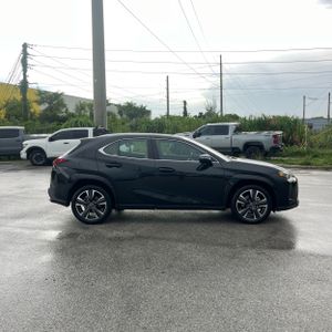 2025 Lexus UX 300H PREMIUM 照片 10