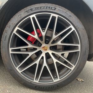 2022 Porsche MACAN S — миниатюра 18