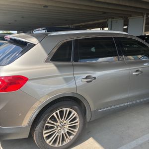 صورة 7 لـ 2017 Lincoln MKX RESERVE