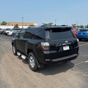 2021 Toyota 4RUNNER SR5 photo 5