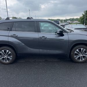2023 Toyota HIGHLANDER XLE — миниатюра 11