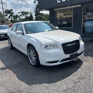 2019 Chrysler 300 TOURING — миниатюра 12