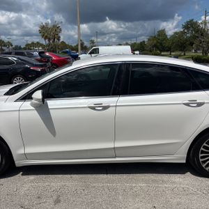 FORD FUSION SE - 4
