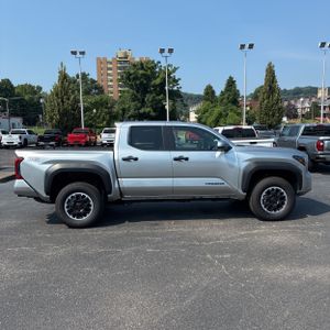 2025 Toyota TACOMA TRD OFF-ROAD 照片 10