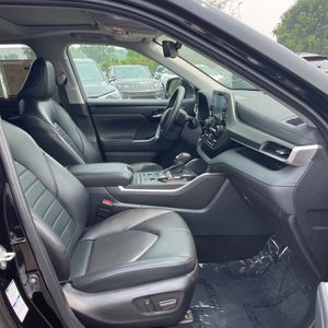 2022 Toyota HIGHLANDER XLE thumbnail 26