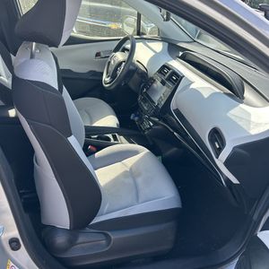صورة 32 لـ 2022 Toyota PRIUS LE
