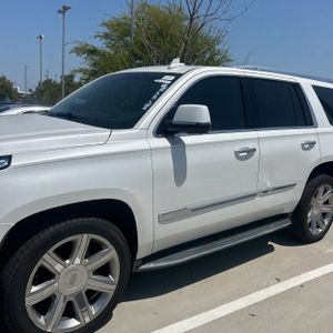2018 Cadillac ESCALADE LUXURY — фото 2