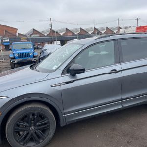 VOLKSWAGEN TIGUAN SE R-LINE BLACK 4MOTION - 2