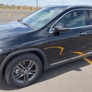 MERCEDES-BENZ GLA - 2