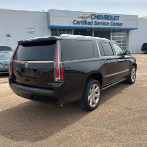 Cadillac Escalade ESV Premium - 8