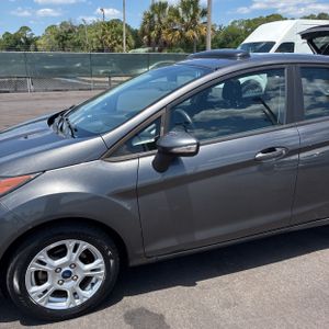 FORD FIESTA SE - 2