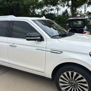2019 Lincoln NAVIGATOR L RESERVE photo 12