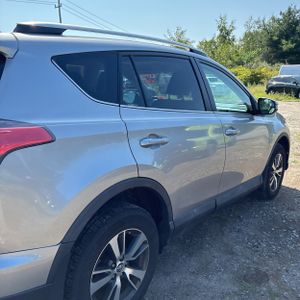 صورة 7 لـ 2016 Toyota RAV4 XLE