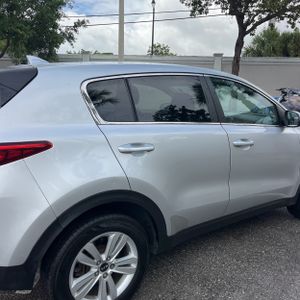 KIA SPORTAGE LX - 9
