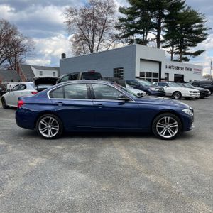 BMW 330I XDRIVE - 10