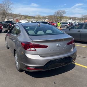 HYUNDAI ELANTRA VALUE EDITION - 5