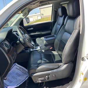 2019 Toyota TUNDRA LIMITED photo 32