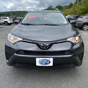 2018 Toyota RAV4 LE — фото 14