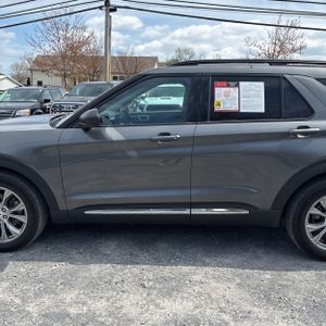 FORD EXPLORER XLT - 4