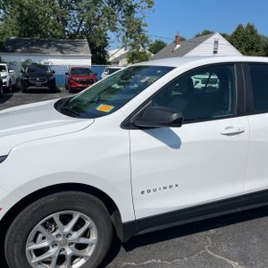 صورة 2 لـ 2024 Chevrolet EQUINOX LS