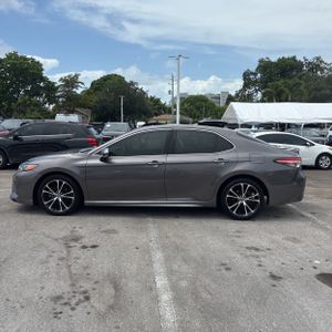 صورة 3 لـ 2018 Toyota CAMRY SE
