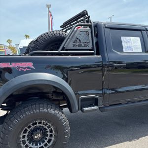 FORD F-250 SUPER DUTY LARIAT - 9