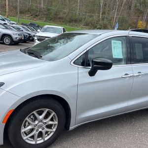 CHRYSLER VOYAGER LX - 2