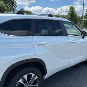 صورة 9 لـ 2023 Toyota HIGHLANDER XLE