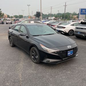 2023 Hyundai ELANTRA SEL — миниатюра 12