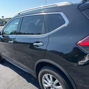 2017 Nissan ROGUE SV — фото 6