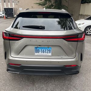 صورة 7 لـ 2023 Lexus NX 350 PREMIUM