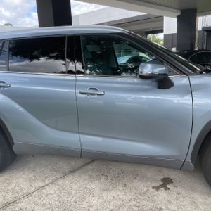 2022 Toyota HIGHLANDER XLE photo 9