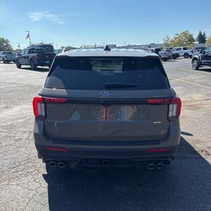 FORD EXPLORER ST - 7