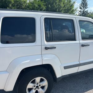 2010 JEEP LIBERTY SPORT — фото 9