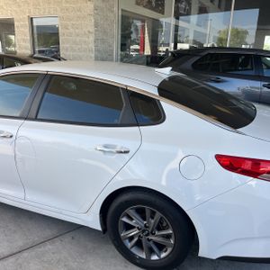 2020 KIA OPTIMA LX — фото 6