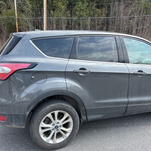 FORD ESCAPE SE - 9