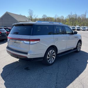 LINCOLN NAVIGATOR RESERVE - 8