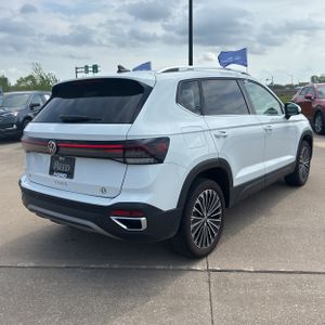 VOLKSWAGEN TAOS SE - 7