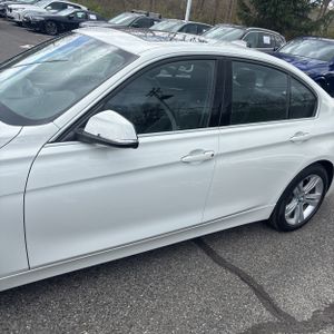 BMW 330I XDRIVE - 4