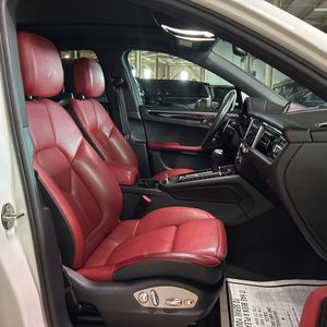 2023 Porsche MACAN T — миниатюра 33